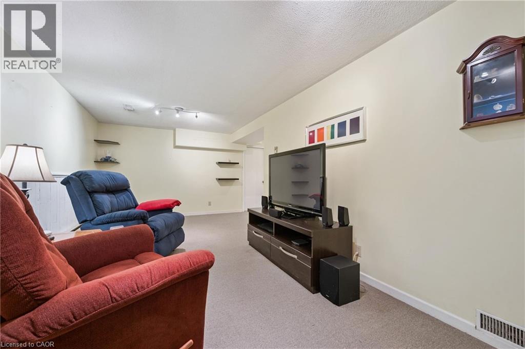 52 TUERR Drive, Kitchener, Ontario, N2E2M1 — Photo 33