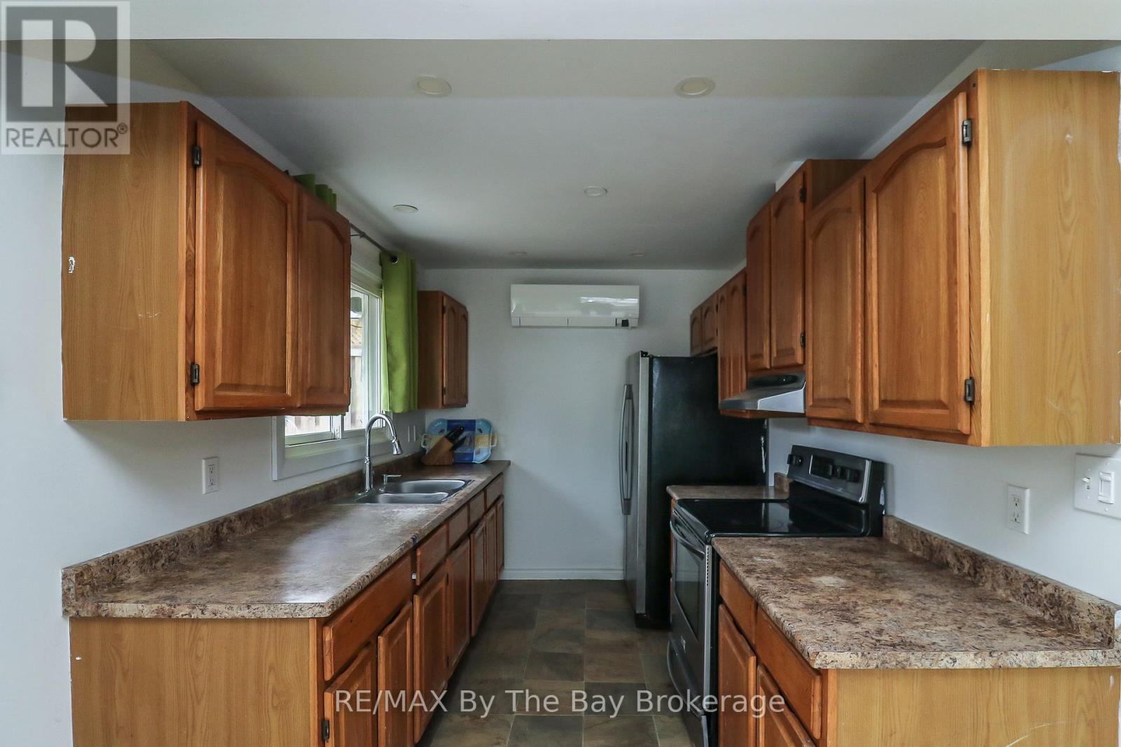 54 HOMEWOOD AVENUE, Wasaga Beach, Ontario, L9Z2M2 — Photo 13