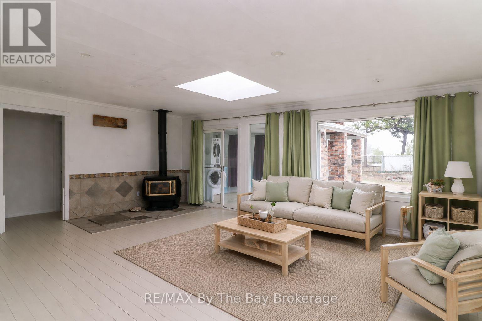 54 HOMEWOOD AVENUE, Wasaga Beach, Ontario, L9Z2M2 — Photo 15