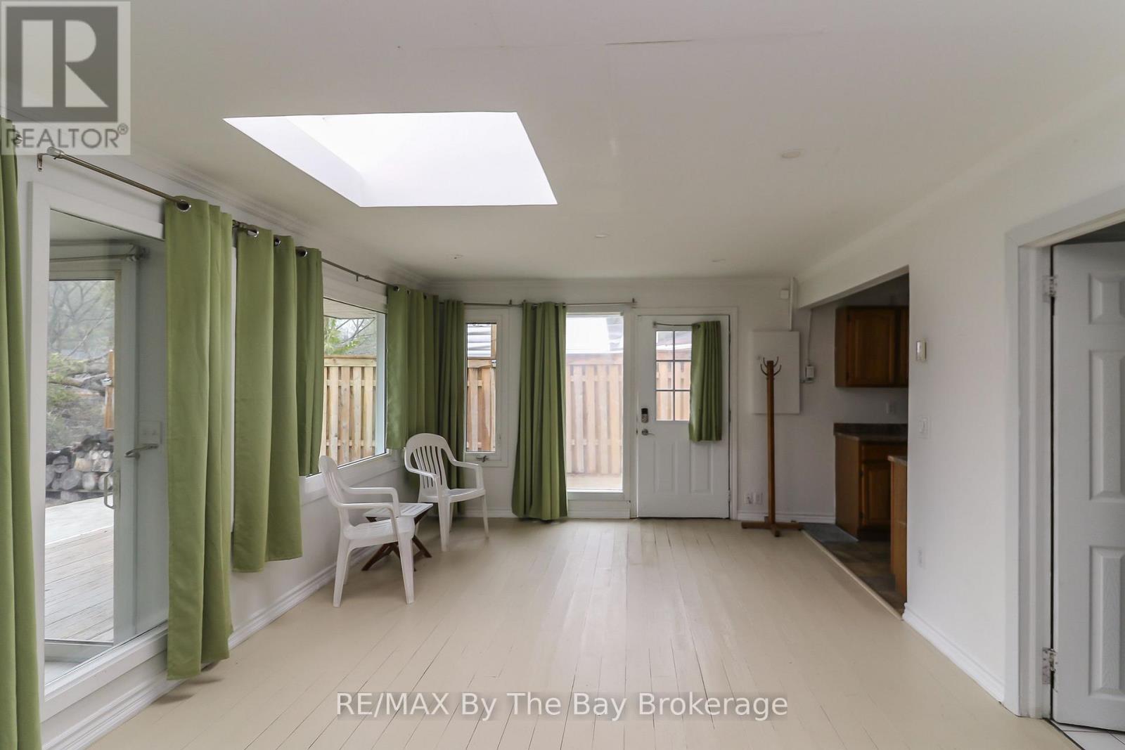 54 HOMEWOOD AVENUE, Wasaga Beach, Ontario, L9Z2M2 — Photo 16