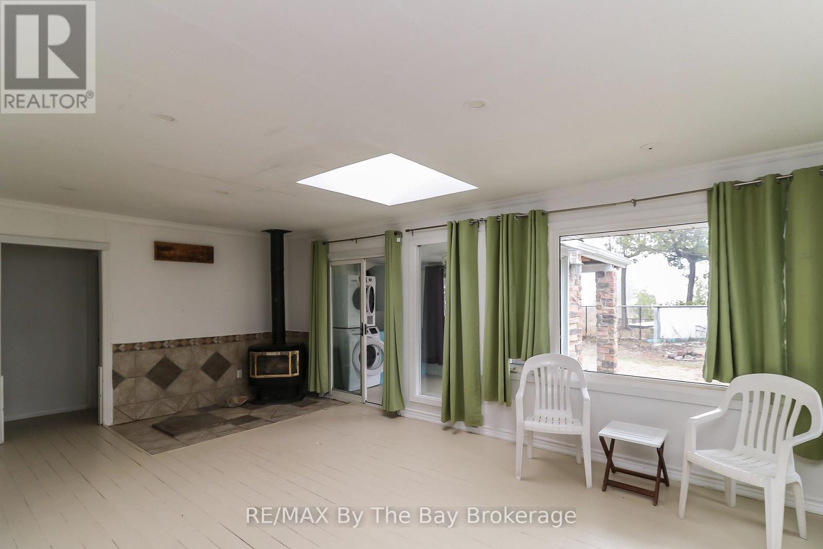 54 HOMEWOOD AVENUE, Wasaga Beach, Ontario, L9Z2M2 — Photo 17