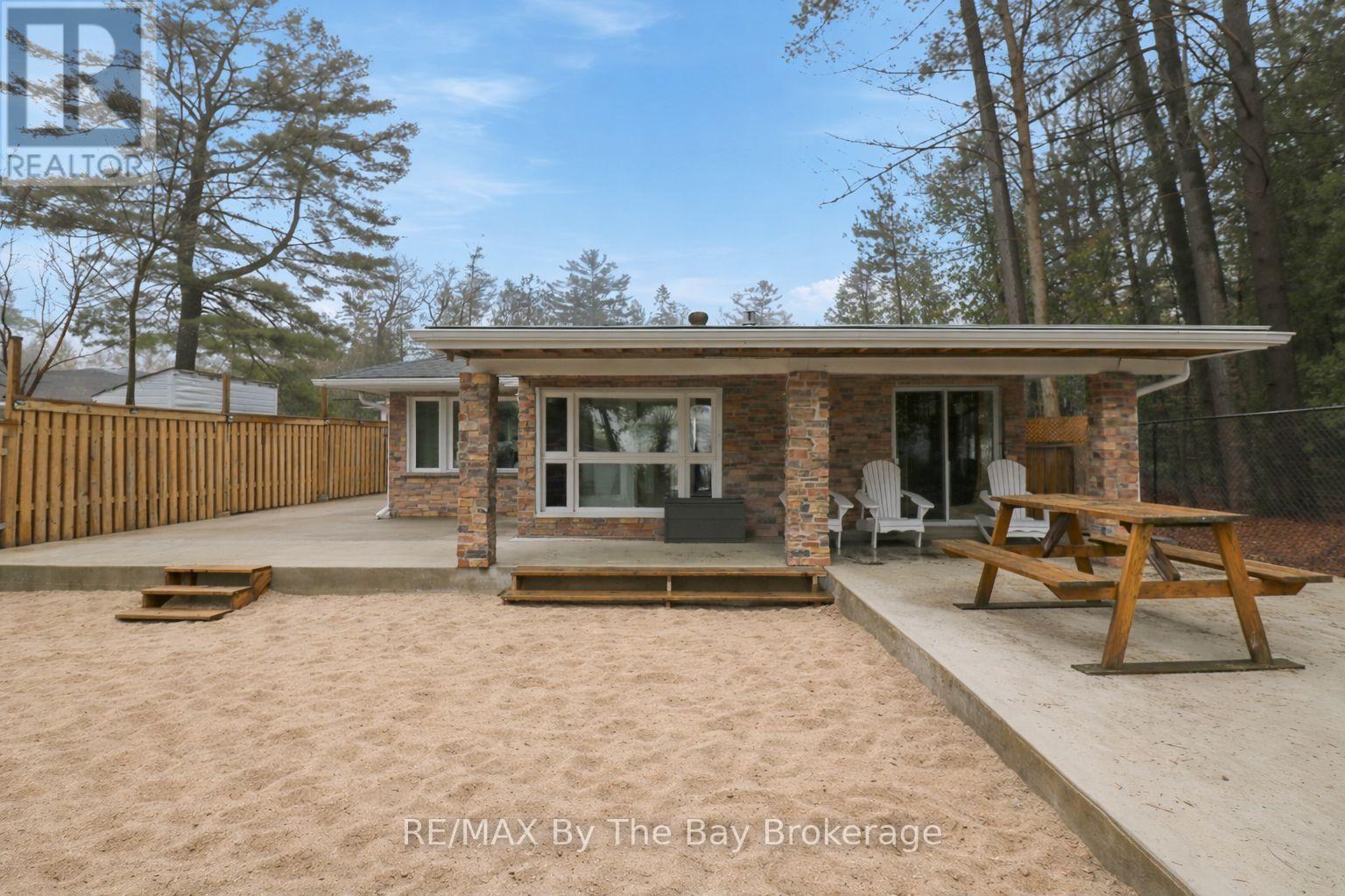 54 HOMEWOOD AVENUE, Wasaga Beach, Ontario, L9Z2M2 — Photo 8