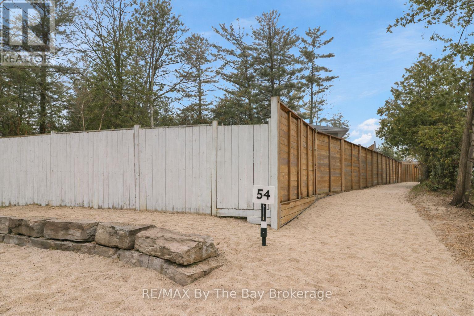 54 HOMEWOOD AVENUE, Wasaga Beach, Ontario, L9Z2M2 — Photo 9