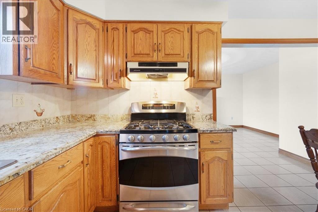 18 MARCEL Place, Hamilton, Ontario, L9B1W3 — Photo 10