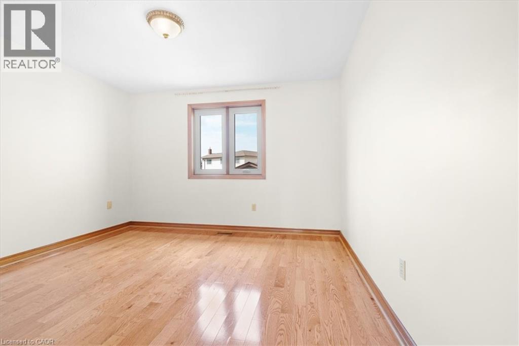 18 MARCEL Place, Hamilton, Ontario, L9B1W3 — Photo 14