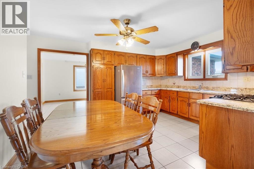 18 MARCEL Place, Hamilton, Ontario, L9B1W3 — Photo 9