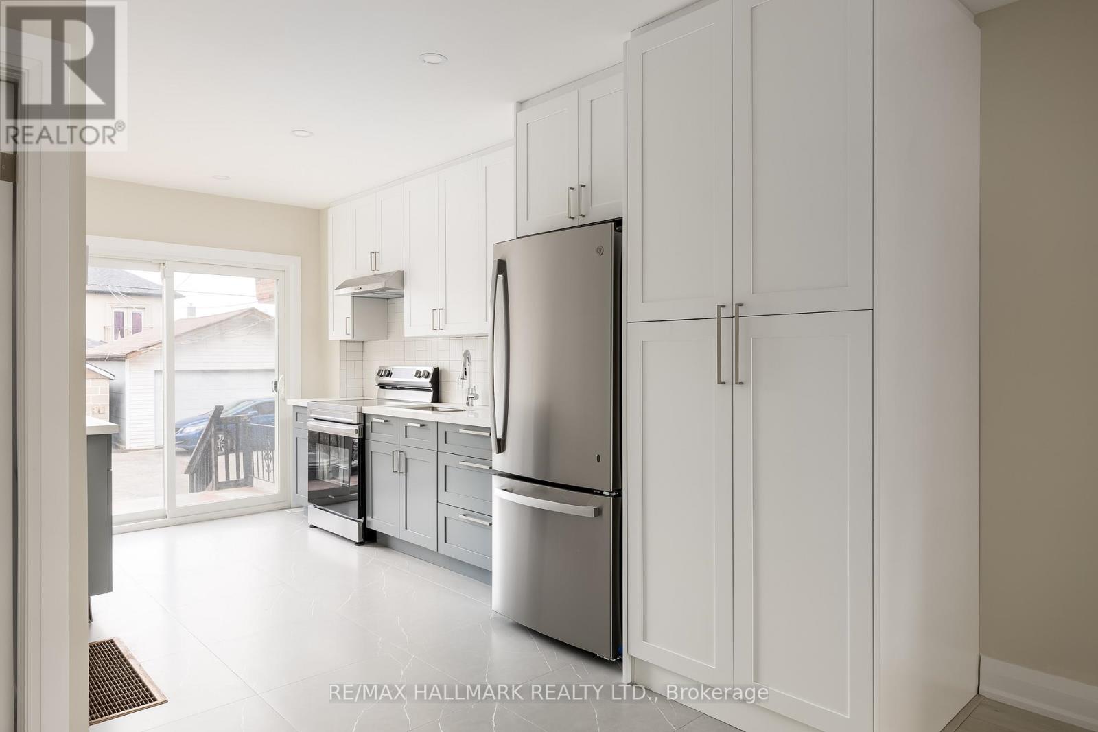 196 LIVINGSTONE AVENUE, Toronto (Briar Hill-Belgravia), Ontario, M6E2M2 — Photo 14