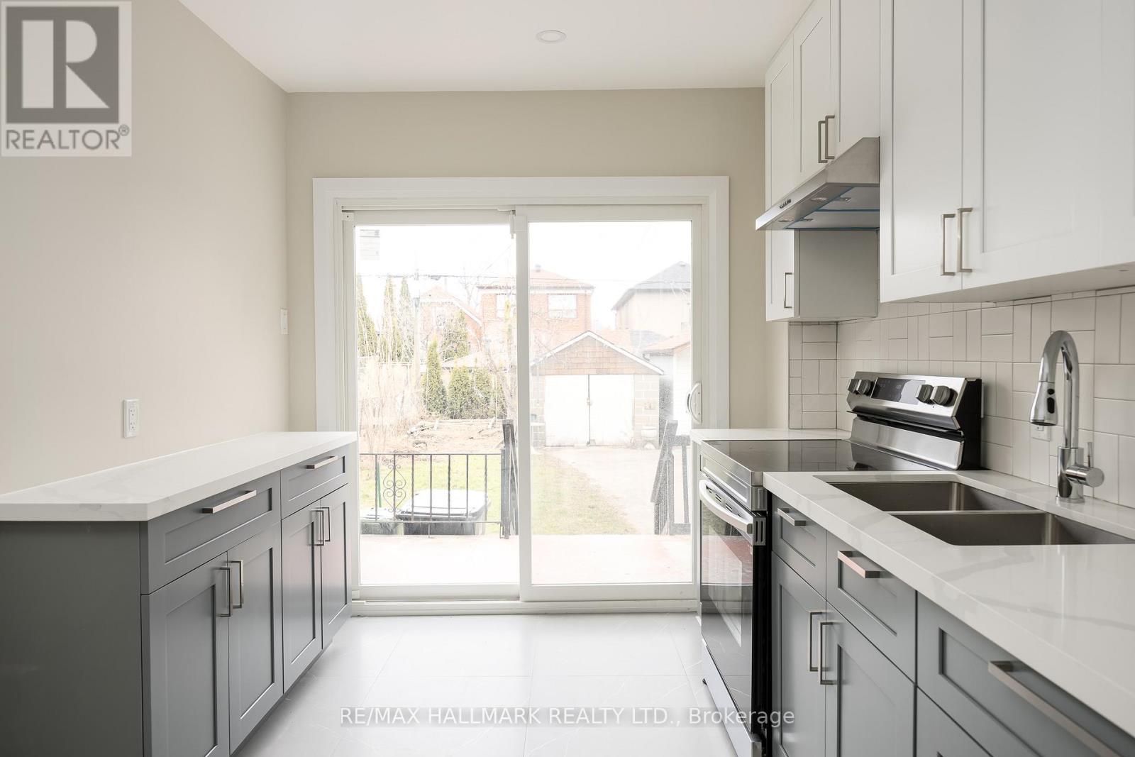 196 LIVINGSTONE AVENUE, Toronto (Briar Hill-Belgravia), Ontario, M6E2M2 — Photo 15