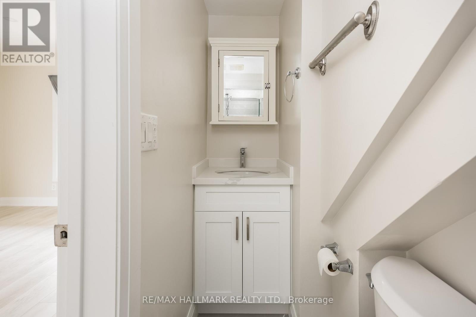 196 LIVINGSTONE AVENUE, Toronto (Briar Hill-Belgravia), Ontario, M6E2M2 — Photo 9