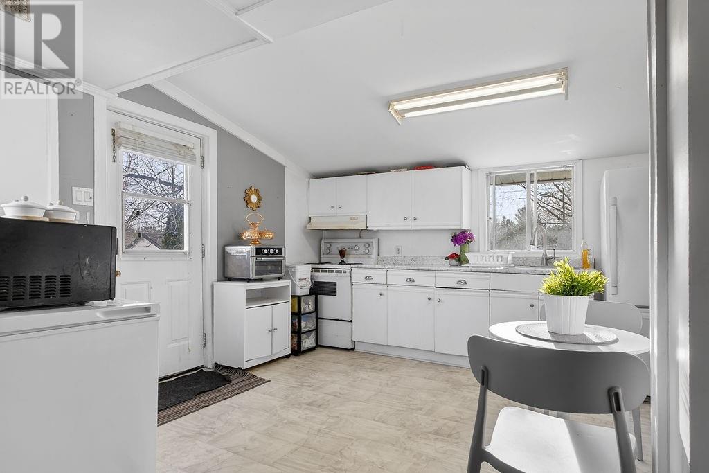 6B Peter Street, Copper Cliff, Ontario, P0M1N0 — Photo 3