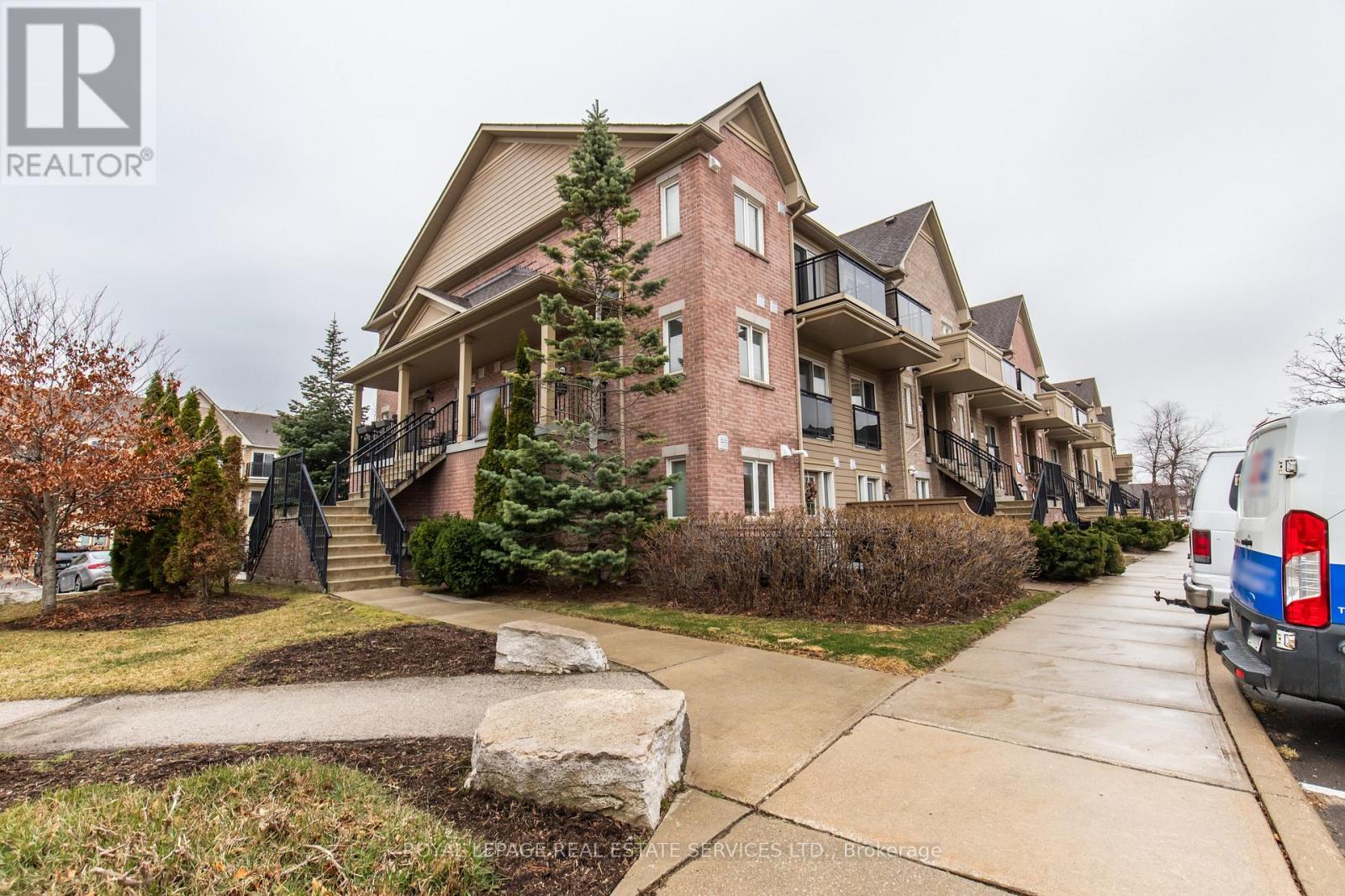 272 - 4975 SOUTHAMPTON DRIVE, Mississauga (Churchill Meadows), Ontario, L5M8C9 — Photo 2