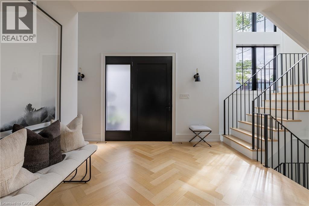 367 SEATON Drive, Oakville, Ontario, L6L3X9 — Photo 4