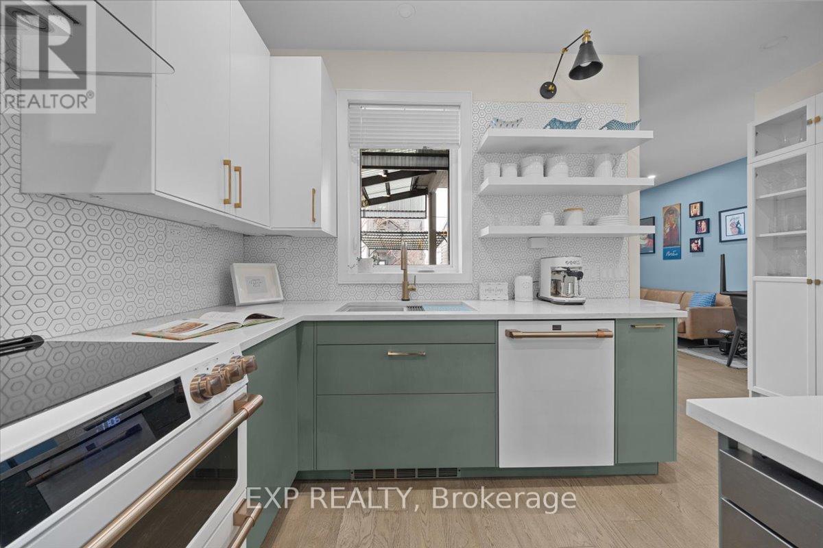 185 DESCHAMPS AVENUE, Ottawa, Ontario, K1L5Z3 — Photo 15