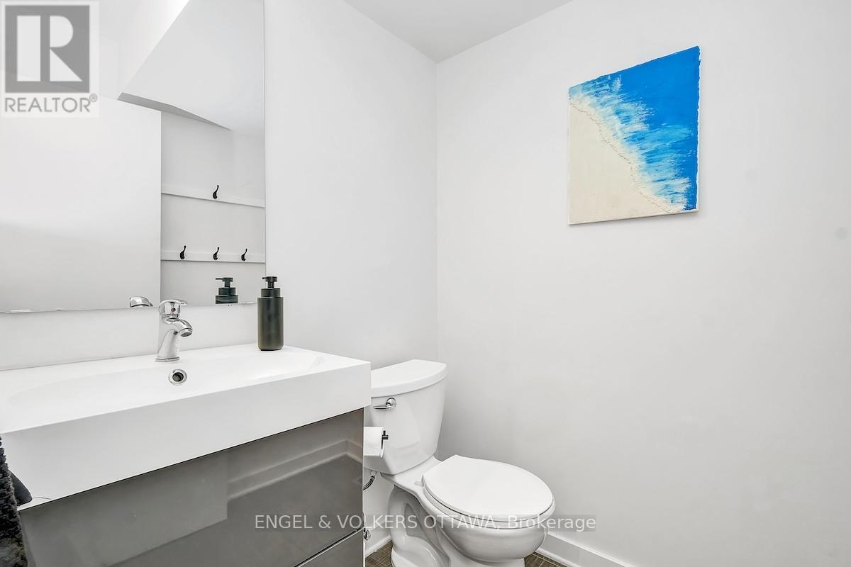 32 SIMS AVENUE, Ottawa, Ontario, K1Y3K1 — Photo 4