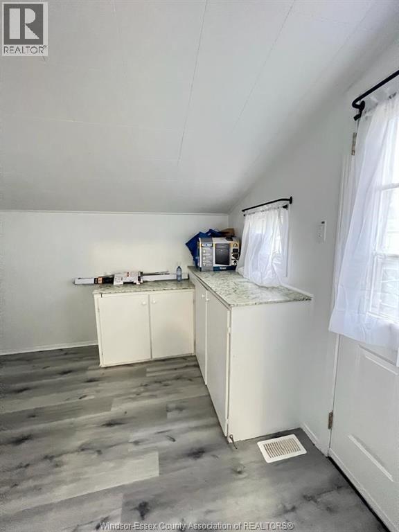 1058 CALIFORNIA, Windsor, Ontario, N9B2Z7 — Photo 12