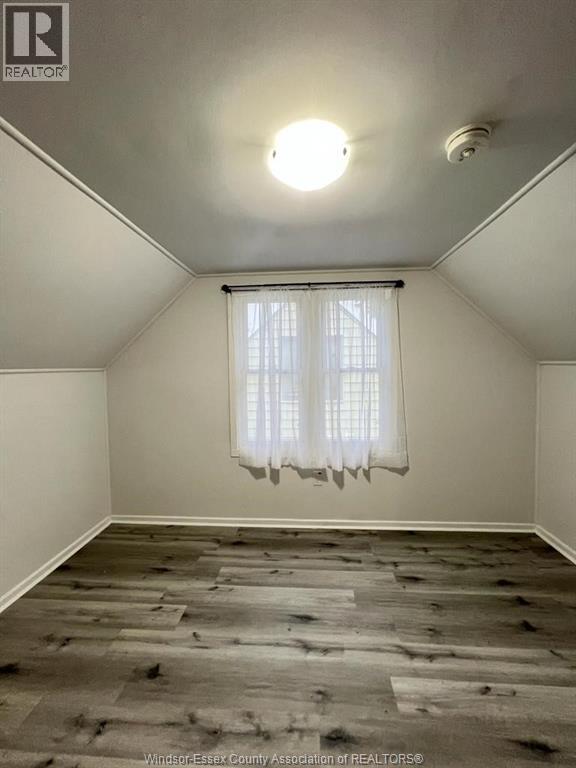 1058 CALIFORNIA, Windsor, Ontario, N9B2Z7 — Photo 16