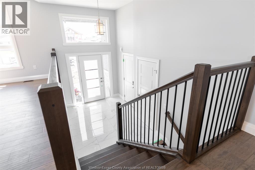 14 NOBLE, Amherstburg, Ontario, N9V0G3 — Photo 3
