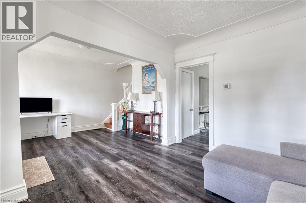 118 CAMERON Avenue N, Hamilton, Ontario, L8H4Z2 — Photo 10