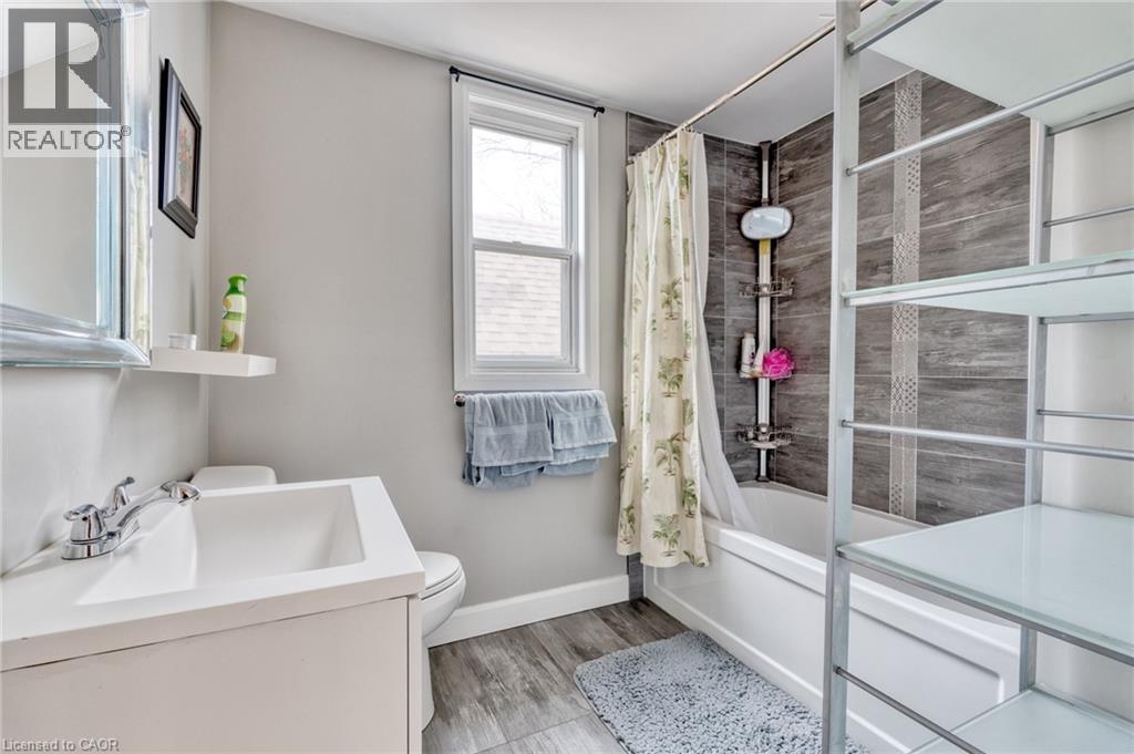 118 CAMERON Avenue N, Hamilton, Ontario, L8H4Z2 — Photo 23