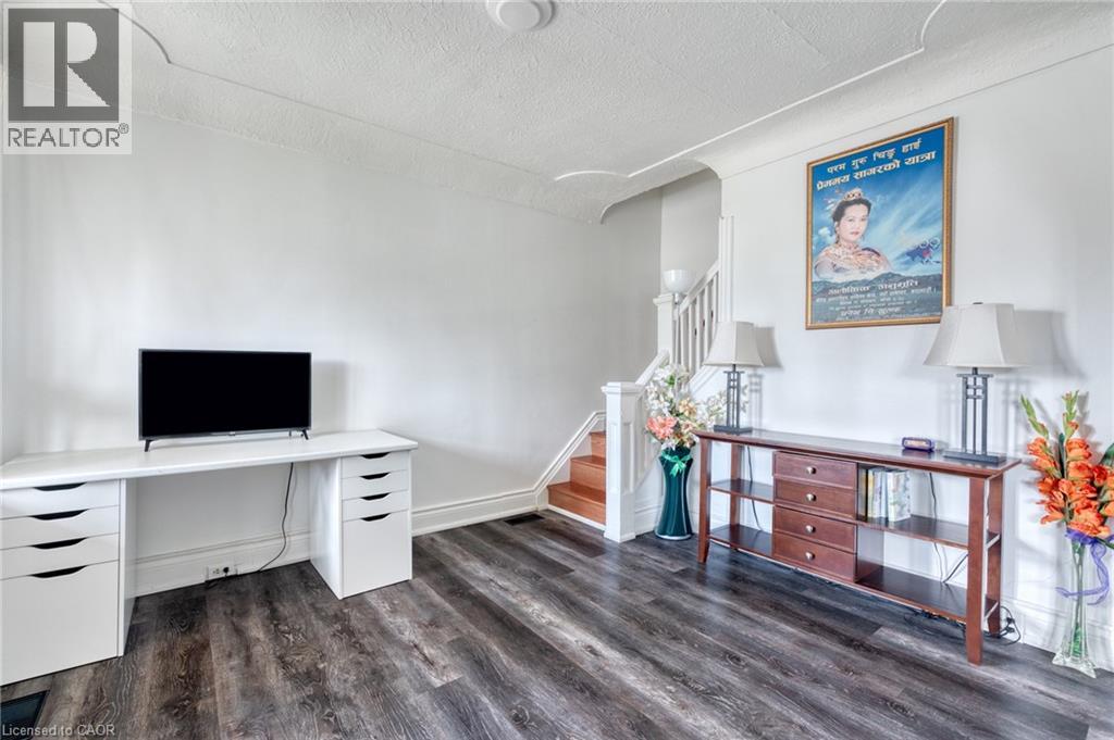 118 CAMERON Avenue N, Hamilton, Ontario, L8H4Z2 — Photo 9