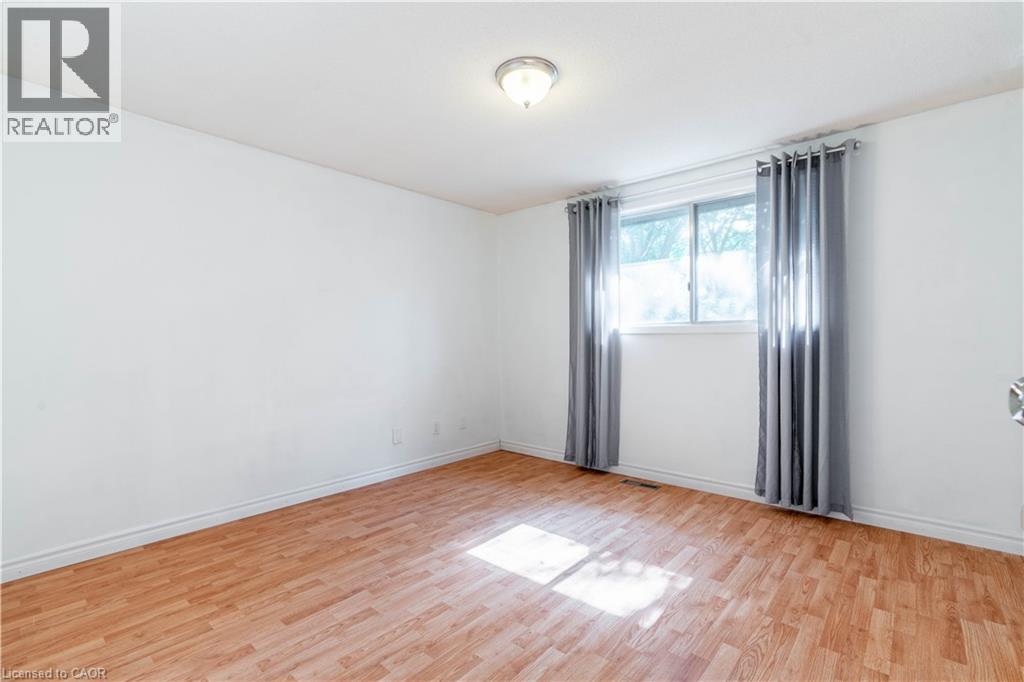 232 CEDARWOODS Crescent, Kitchener, Ontario, N2C2J8 — Photo 10