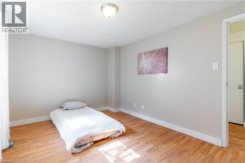 232 CEDARWOODS Crescent, Kitchener, Ontario, N2C2J8 — Photo 13