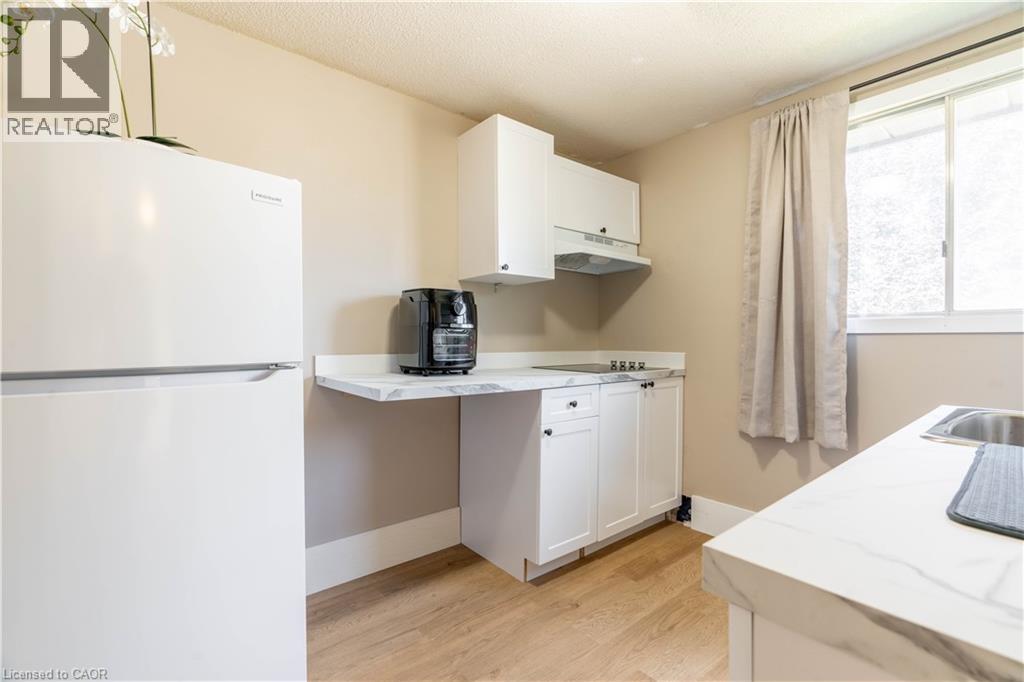 232 CEDARWOODS Crescent, Kitchener, Ontario, N2C2J8 — Photo 14