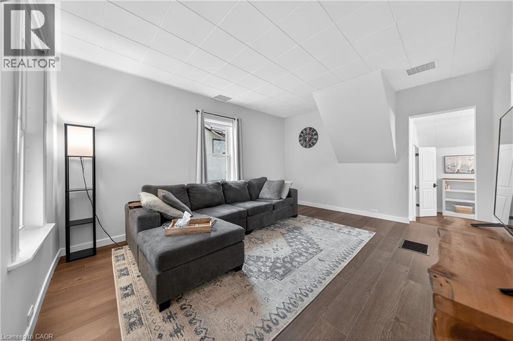 62 LOUISA Street, St. Catharines, Ontario, L2R2J8 — Photo 5