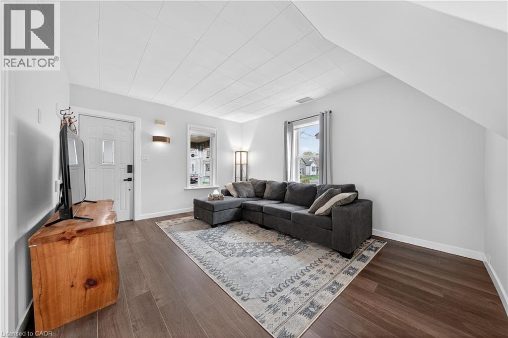 62 LOUISA Street, St. Catharines, Ontario, L2R2J8 — Photo 6