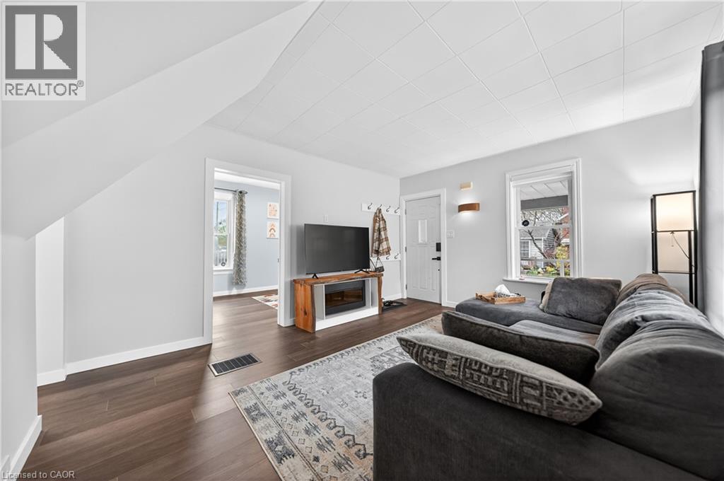 62 LOUISA Street, St. Catharines, Ontario, L2R2J8 — Photo 7