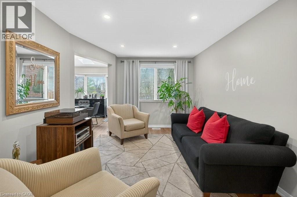 7 PERTHSHIRE Court, Hamilton, Ontario, L9B2H1 — Photo 16