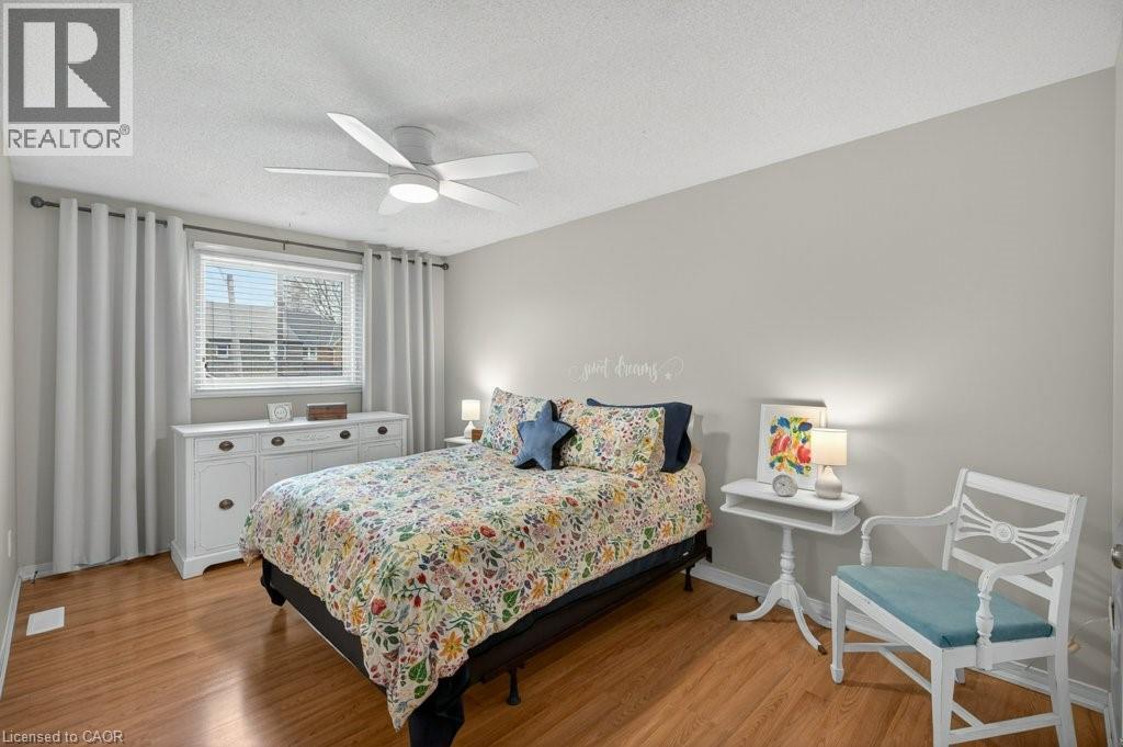 7 PERTHSHIRE Court, Hamilton, Ontario, L9B2H1 — Photo 18