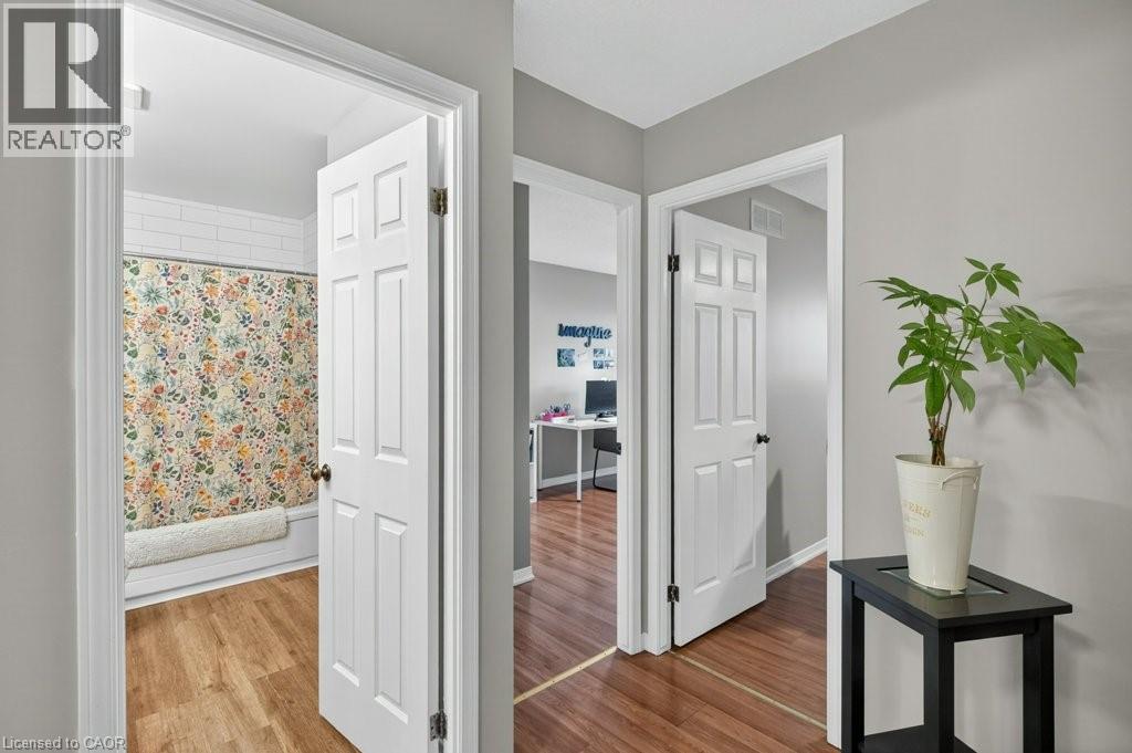 7 PERTHSHIRE Court, Hamilton, Ontario, L9B2H1 — Photo 24