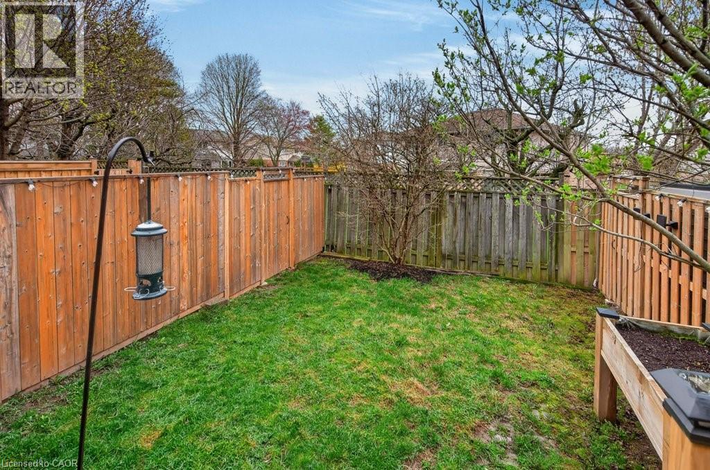 7 PERTHSHIRE Court, Hamilton, Ontario, L9B2H1 — Photo 33