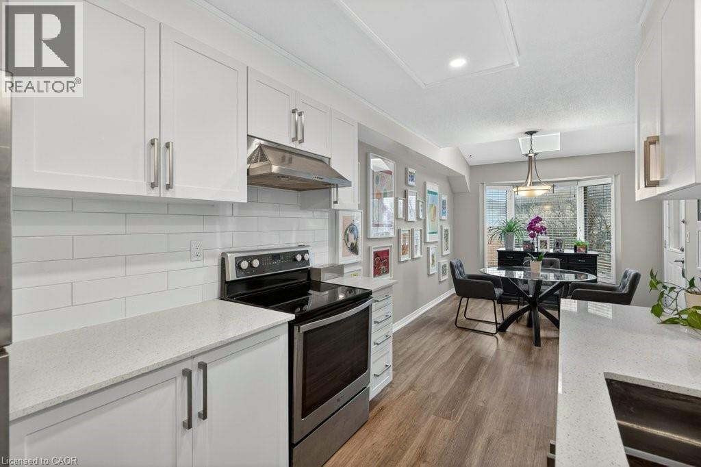 7 PERTHSHIRE Court, Hamilton, Ontario, L9B2H1 — Photo 6