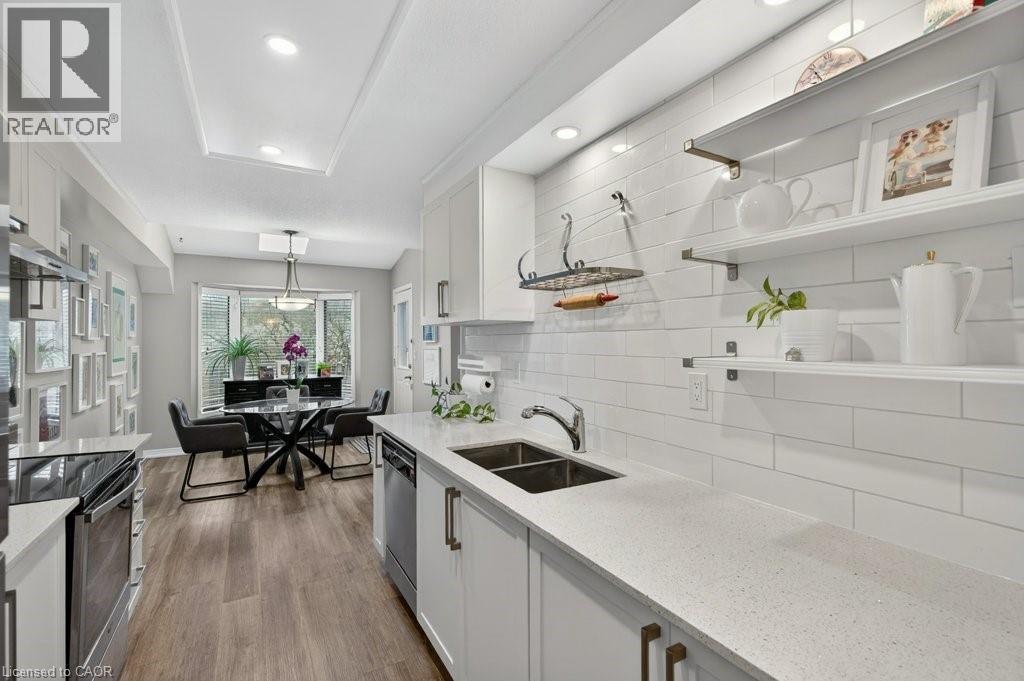 7 PERTHSHIRE Court, Hamilton, Ontario, L9B2H1 — Photo 8