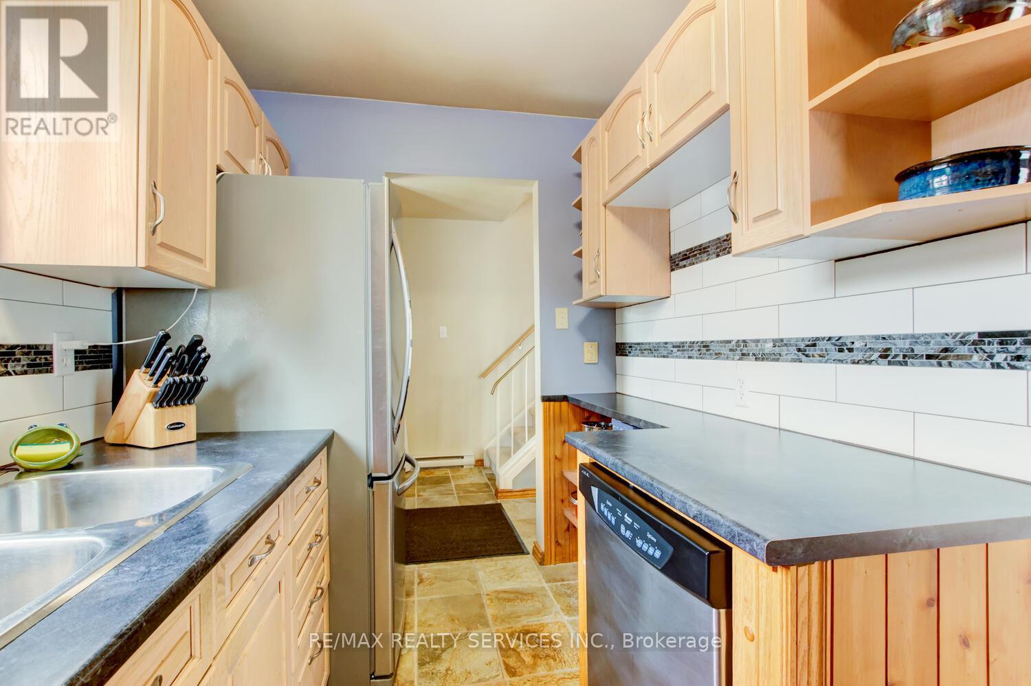 7 HAMLET COURT, Brampton (Central Park), Ontario, L6S1X5 — Photo 7