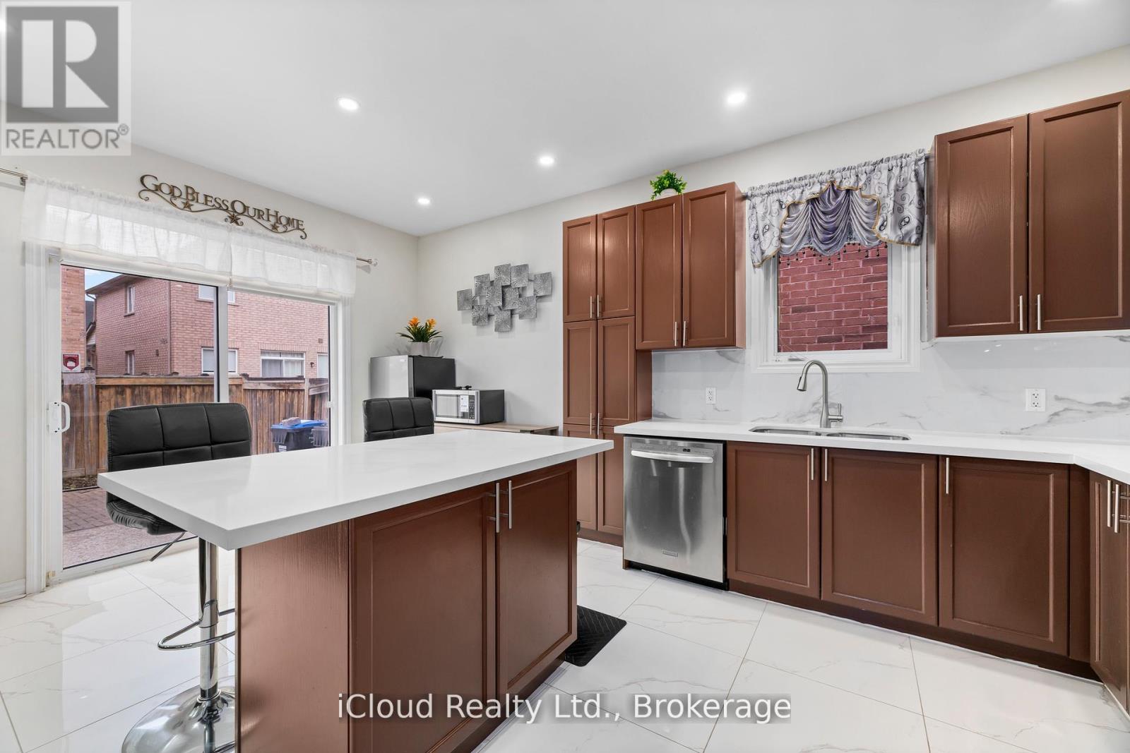 75 IRON BLOCK DRIVE, Brampton (Northwest Sandalwood Parkway), Ontario, L7A0J1 — Photo 15