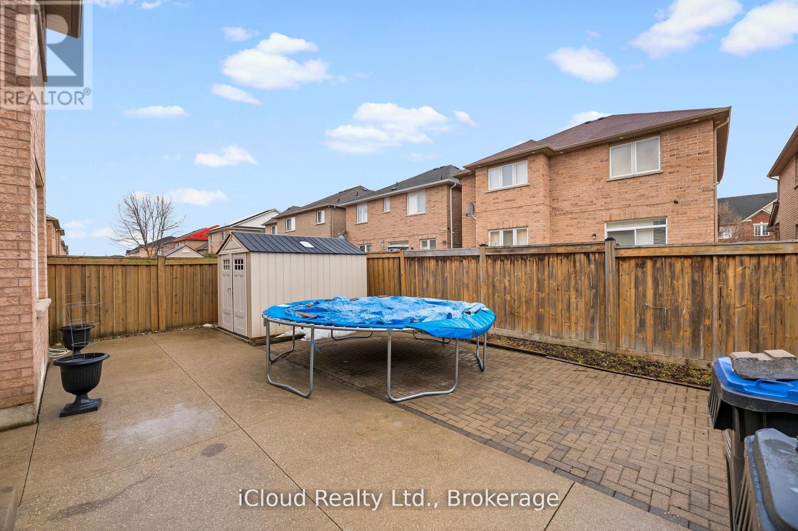 75 IRON BLOCK DRIVE, Brampton (Northwest Sandalwood Parkway), Ontario, L7A0J1 — Photo 5
