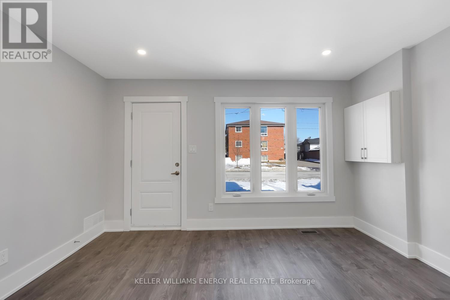 MAIN FLOOR - 89 ORCHARD VIEW BOULEVARD, Oshawa (Centennial), Ontario, L1G3N8 — Photo 2