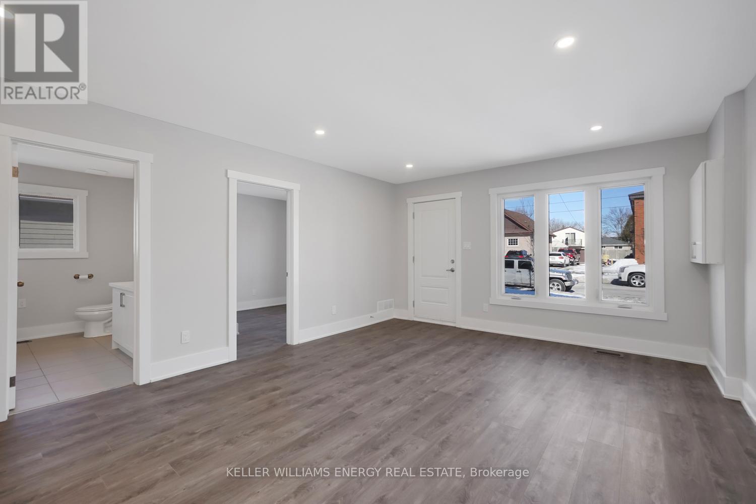 MAIN FLOOR - 89 ORCHARD VIEW BOULEVARD, Oshawa (Centennial), Ontario, L1G3N8 — Photo 3