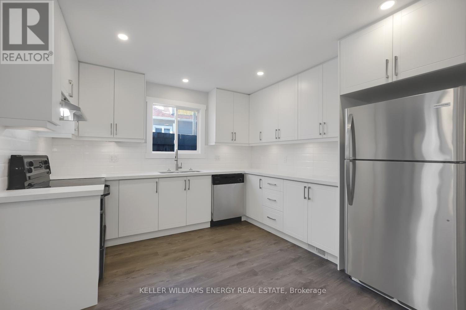 MAIN FLOOR - 89 ORCHARD VIEW BOULEVARD, Oshawa (Centennial), Ontario, L1G3N8 — Photo 4