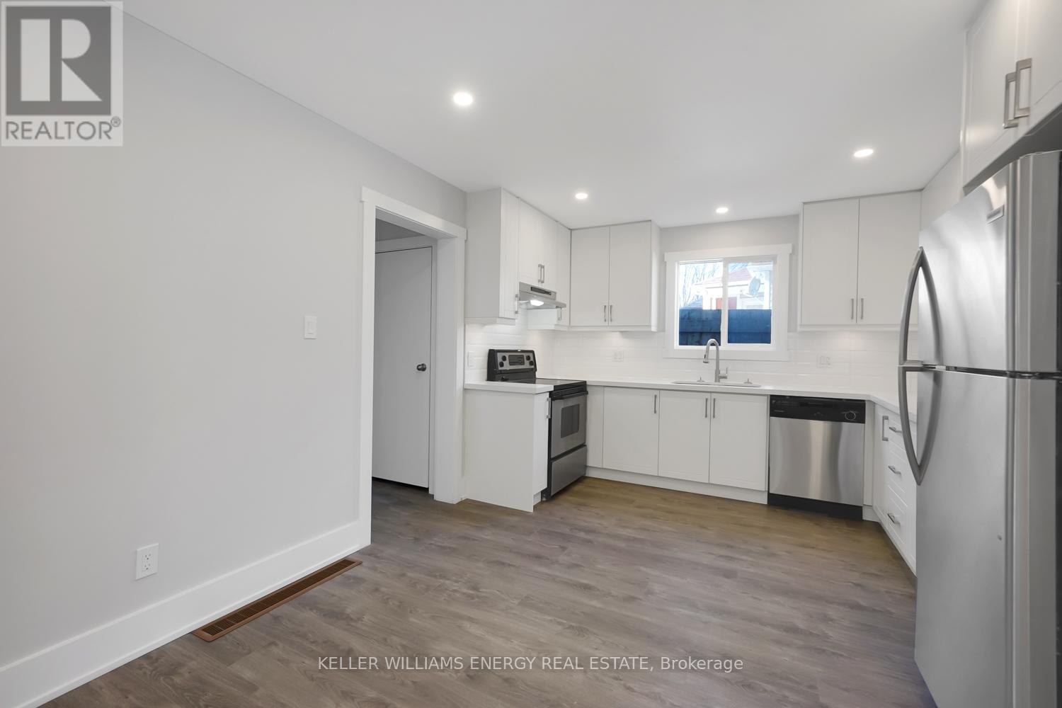 MAIN FLOOR - 89 ORCHARD VIEW BOULEVARD, Oshawa (Centennial), Ontario, L1G3N8 — Photo 5