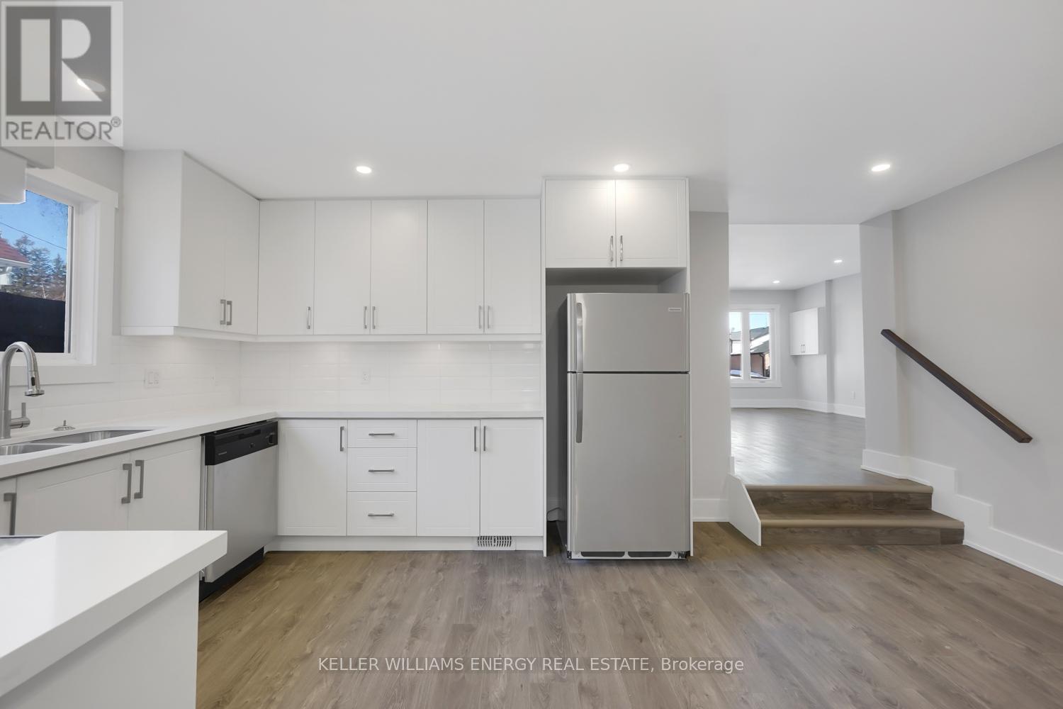 MAIN FLOOR - 89 ORCHARD VIEW BOULEVARD, Oshawa (Centennial), Ontario, L1G3N8 — Photo 6