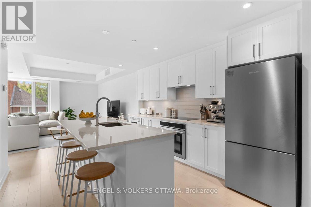 201 - 11 GALT STREET, Ottawa, Ontario, K1S4R2 — Photo 2