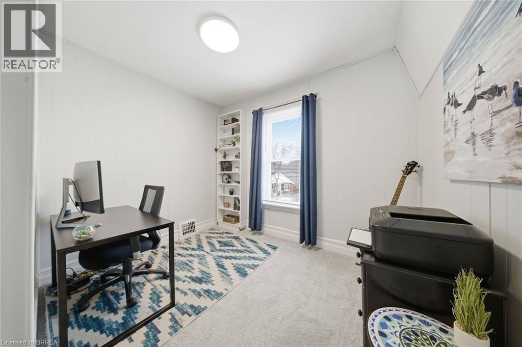 8 CARLYLE Street, Brantford, Ontario, N3T2C1 — Photo 21