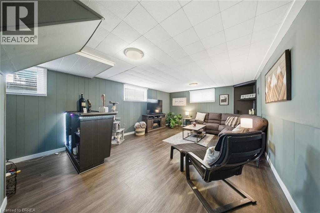 8 CARLYLE Street, Brantford, Ontario, N3T2C1 — Photo 22