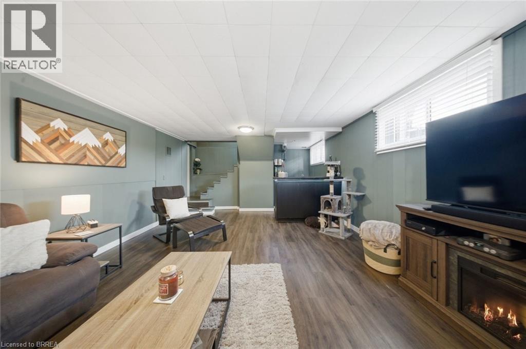 8 CARLYLE Street, Brantford, Ontario, N3T2C1 — Photo 24