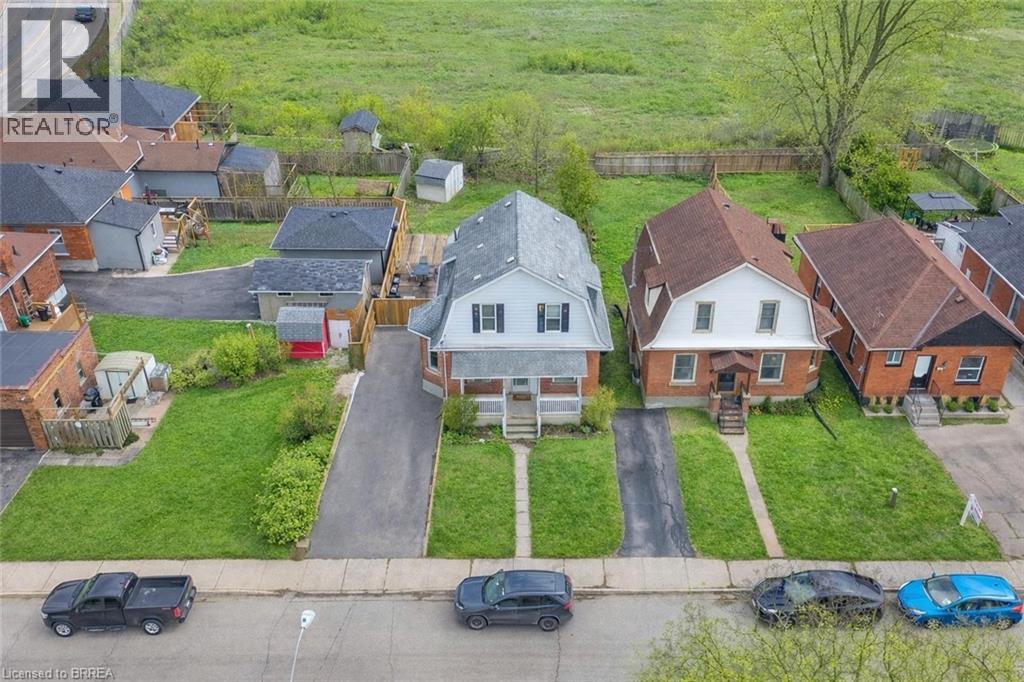 8 CARLYLE Street, Brantford, Ontario, N3T2C1 — Photo 29