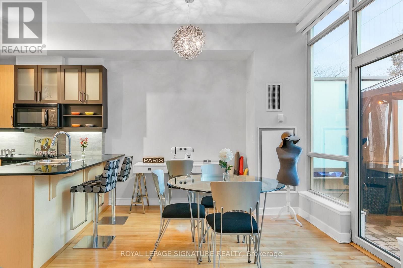 G25 - 350 WELLINGTON STREET W, Toronto (Waterfront Communities), Ontario, M5V3W9 — Photo 3